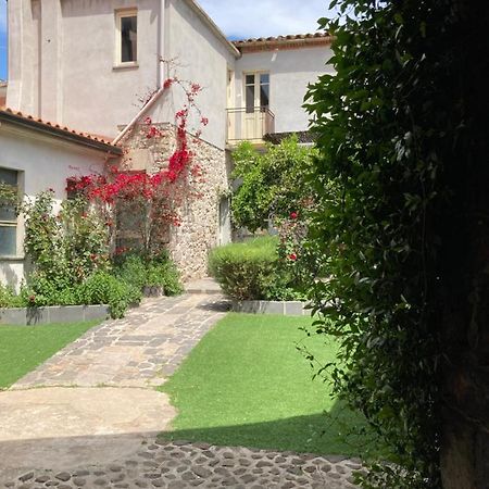 Tra Storia E Realta Bed and Breakfast Sardara Exteriör bild